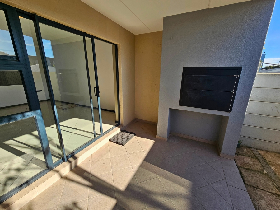 To Let 2 Bedroom Property for Rent in Buh Rein Estate Western Cape
